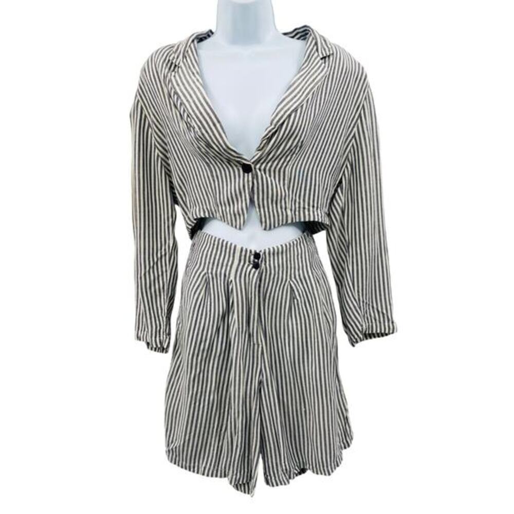 Vintage striped‎ shorts & cropped blazer set